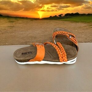 Earth Suede Sandals Size 6M